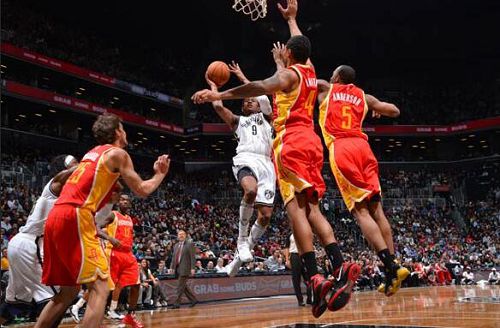 2013年NBA最佳防守阵容揭晓，防守悍将们闪耀赛季  